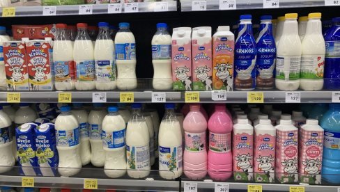 ТРГОВЦИ СКИДАЈУ КАЈМАК СА МЛЕКА: Примарни произвођачи незадовољни откупом , а потрошачи ценом млечних производа