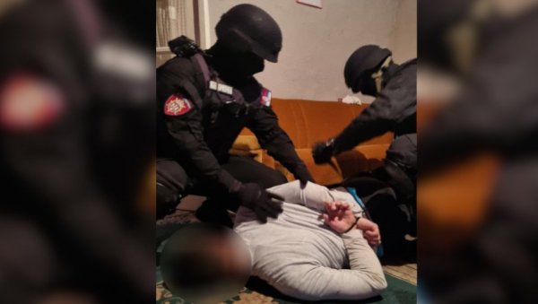 ПЉАЧКАО АУТОМОБИЛЕ, ПИЦЕРИЈЕ, РИБАРНИЦУ: Полицијска акција у Зрењанину, ухваћен разбојник