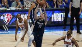 POČINJE SPEKTAKL: Moćni Luka Dončić protiv spleš braće