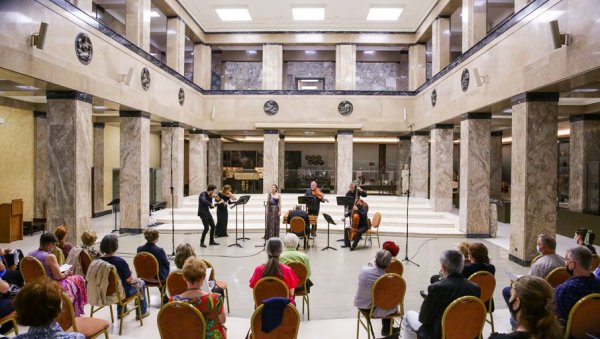 КАРИЈЕРА ТЕЧЕ КАО ПЕСМА УЗ ПОРОДИЦУ: Радослава Воргић Журжован блиста на оперским сценама