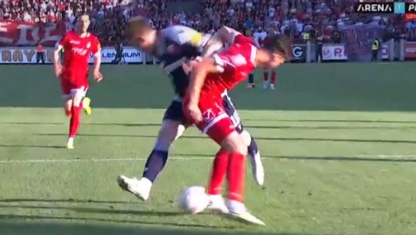 ДА ЛИ ЈЕ БИО ПЕНАЛ ЗА ЗВЕЗДУ? Катаи оборен, одлука судије разбеснела звездаше! (ВИДЕО)