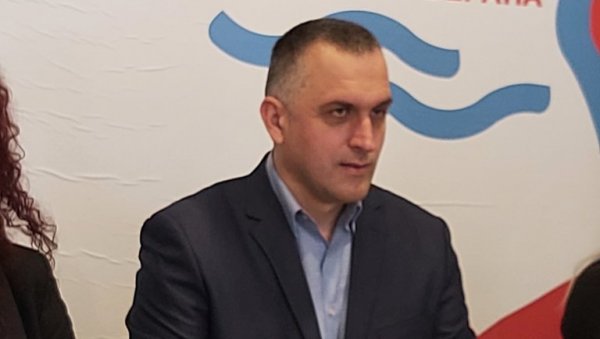 АМАНДМАНИ ПОСЛАНИЦА ДЕО БУЏЕТА Председник Општине Беране са посланицама Скупштине Црне Горе