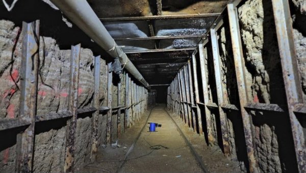 ВЕЛИЧИНЕ ФУДБАЛСКОГ ТЕРЕНА: Откривен тунел испод границе са Мексиком