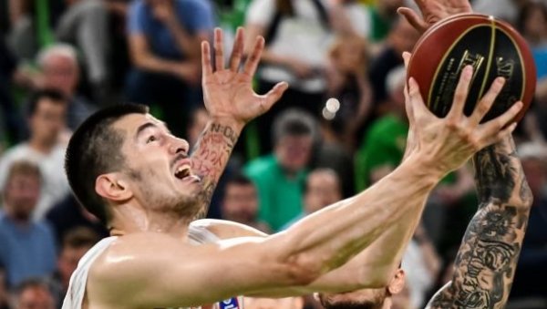 ОГЛАСИЛА СЕ АБА ЛИГА: Ево да ли је кош Луке Митровића био регуларан и шта кажу ФИБА Правила кошаркашке игре (ВИДЕО)