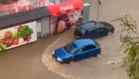 NEVREME U PRIBOJU: Potopljene saobraćajnice