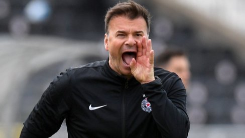 СКАНДАЛ НА УТАКМИЦИ ТУРСКЕ ЛИГЕ: Станојевић желео да изврши измену, играч одбио да изађе са терена (ВИДЕО)