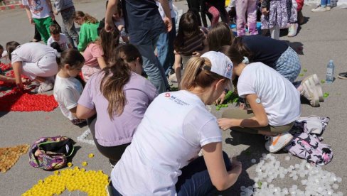 ZAJEDNIČKA AKCIJA KOMPANIJE NIS I UDRUŽENJA „ČEPOM DO OSMEHA“: Ekološke radionice za više od 450 učenika širom Srbije