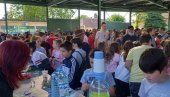 PROLEĆNI DEČIJI BAZAR: Lepa tradicija u Zrenjaninu (FOTO)