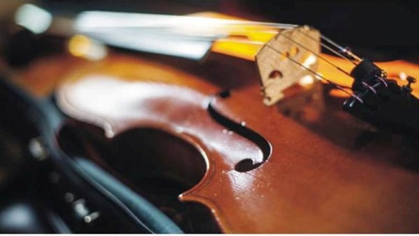 КОНЦЕРТ ДИПЛОМАЦА ВИОЛЕ: Наступ матураната ћупријске Школе за музичке таленте