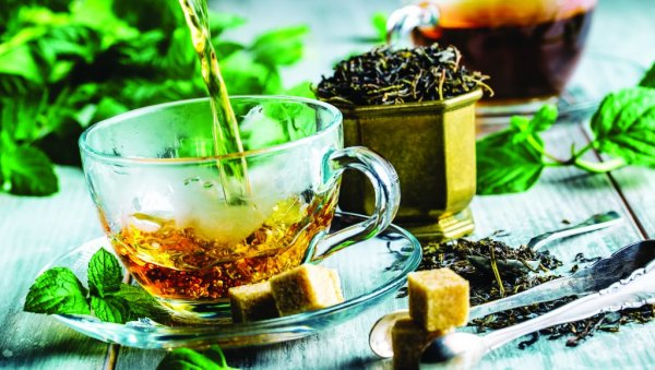 МЕНТА ЛЕК ЗА СТОМАЧНЕ ПРОБЛЕМЕ: Чајем од нане против надутости, болова и мучнина