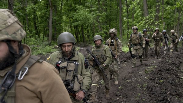 КИЈЕВ НАС ЈЕ ИЗДАО, ОСТАВИО НАС ЈЕ ДА ГИНЕМО ГОЛОРУКИ: Украјински војници за америчке медије о стању у Донбасу