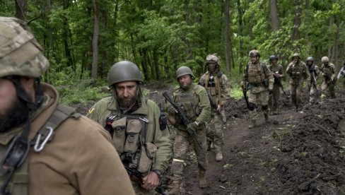 КИЈЕВ НАС ЈЕ ИЗДАО, ОСТАВИО НАС ЈЕ ДА ГИНЕМО ГОЛОРУКИ: Украјински војници за америчке медије о стању у Донбасу