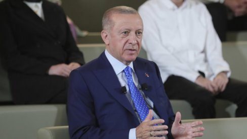 SVE OČI NATO UPRTE U TURSKU: Predsednik Erdogan u subotu sa zvaničnicima kandidata čijem se članstvu u Alijansi protivi