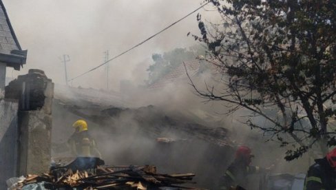 MUŠKARAC STRADAO U POŽARU NA TOŠINOM BUNARU: Vatra buknula u porodičnoj kući