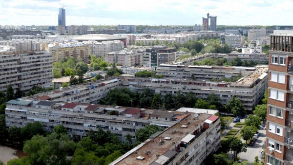 ЛИФТОВЕ УВОДЕ НОВИ ОДБОРНИЦИ: Уређење заштићене зграде Ламела на Новом Београду чека Скупштину