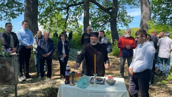 ЗВОНА И БЕЗ КТИТОРА: Најављен наставак изградње манастира на брду Ђуровача, изнад Трстеника