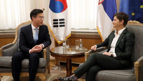 BRNABIĆ SA LI ĐEUNGOM: Premijerka i ambasador Koreje o razvoju saradnje u ekonomiji i IT industriji