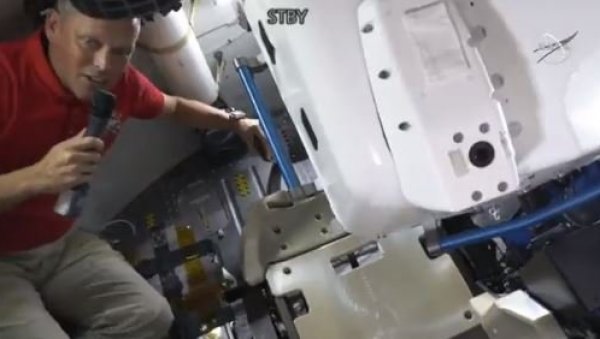 ЗАВИРИТЕ У СТАРЛАЈНЕР: Астронаут показао како изгледа унутрашњост нове свемирске летелице (ВИДЕО)