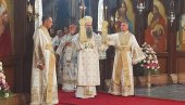 БРАТСКИ БЛАГОСЛОВ: Велики одјек одлуке Светог сабора СПЦ да призна аутокефалност цркве у Македонији