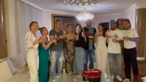 ZABAVA U VILI NA DEDINJU: Anastasija slavi 24. rođendan, prisutan i Gudelj sa porodicom, Ceca objavila čestitku (VIDEO)