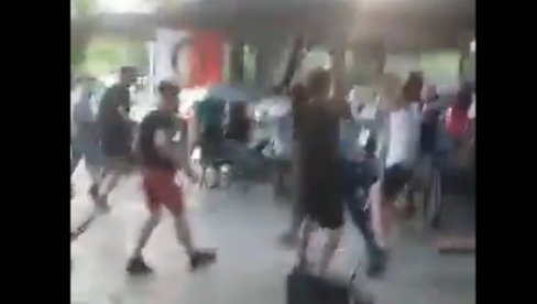 HAOS U TIRANI: Opšta tuča na ulicama, navijači Rome i Fejenorda lomili, tukli koga su stigli!  (VIDEO)
