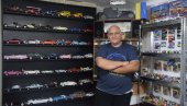 ANDRIJINO CARSTVO MODELA AUTOMOBILA: Zanimljiv hobi Jagodinca u čijem podrumu je parkirano preko 3.000 eksponata