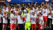 ЗВЕЗДА ОДБРАНИЛА ДУПЛУ КРУНУ: Овако су црвено-бели прославили трофеј у Купу (ФОТО)