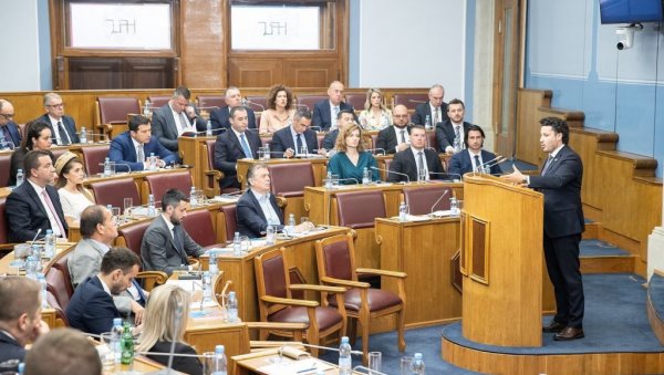 КРИВИ СТРАХ ИЛИ УЦЕНЕ ДПС? Абазовићу стигла питања, оптужбе да сарађује са криминалцима и позив на оставку