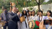 БАУЛ ПЛЕС ЗА СЕЛАКОВИЋА: Незаборавна посета шефа дипломатије Бангладешу