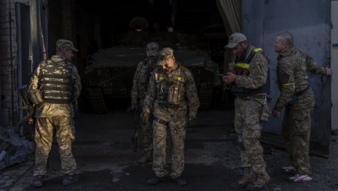 УКРАЈИНАЦ ТУКАО ПО СВОЈИМА: Члан украјинског Генералштаба пуцао у Кијеву, истрага у току