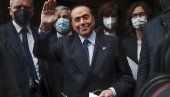 ХВАЛА НА СВЕМУ, ПРЕДСЕДНИЧЕ: Милан се опростио од Силвија Берлусконија