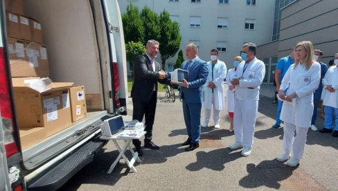 URUČENI MONITORI ZA NADZOR: Ministar zdravlja Alen Šeranić posetio bijeljinsku Bolnicu Sveti vračevi