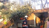 NEVREME U SELU RUDINJE: Grom spalio štale, vatrogasci sprečili širenje vatre
