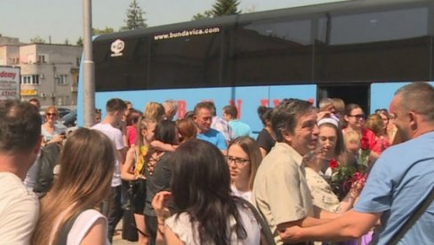 У КЕШУ ДА ПЛАТЕ 85.400 ДИНАРА: Родитељи матураната познате гимназије у шоку пред екскурзију