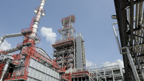 53 ДАНА НИ КАП НАФТЕ НЕ СТИЖЕ У СРБИЈУ: Грађани нису осетили никакве проблеме - држава показала стабилност