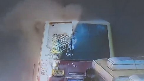 ЗАПАЛИО СЕ АУТОБУС У БРАНКОВОЈ: Ватра букнула из мотора, црни дим куљао увис (ВИДЕО)