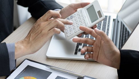 БАНКЕ СПУШТАЈУ КАМАТЕ: Ево шта значи нови повољан кредит до 1.000.000 динара