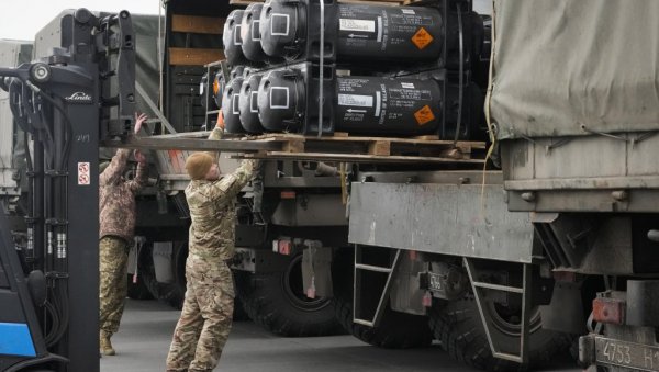 РОЈТЕРС: САД припремају нови пакет војне помоћи Украјини
