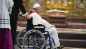 DRAMA U VATIKANU, PAPI POZLILO: Poglavar Rimokatoličke crkve imao srčane smetnje, hitno hospitalizovan