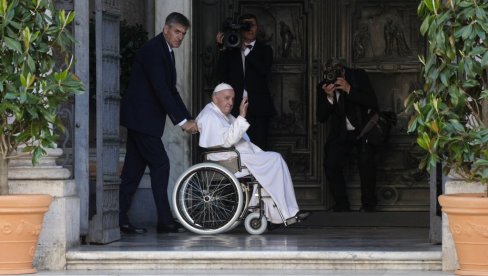 KARDINAL SA MALTE NOVI PAPA? Narušeno zdravlje prve ličnosti Vatikana otvara sve više kalkulacija