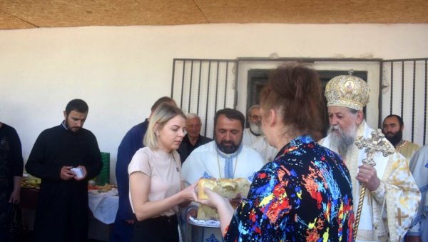 ПОМЕН ЗА ЖРТВЕ АЛБАНСКИХ ЕКСТРЕМИСТА: Прослављена слава цркве у Великом Трновцу