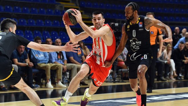 ПАРТИЗАНУ ДАЉИ ПУТ: Црно-бели лете скоро 600 километара више од Звезде