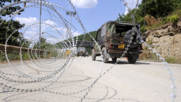 КУРТИЈЕВА ПОЛИЦИЈА ЗАТВОРИЛА БРЊАК: Блокиран промет путника и робе