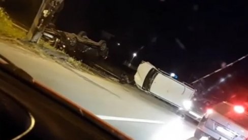 NESREĆA U ODŽACIMA: Dva automobila prevrnuta leže nasred pruge, uviđaj u toku (VIDEO)