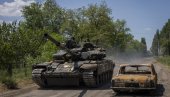 RASPADA SE UKRAJINSKA ODBRANA NAPUŠTAJU I SEVERSK: Ruske snage kontrolišu većunu puteva za izvlačenje iz Soledara i Severska