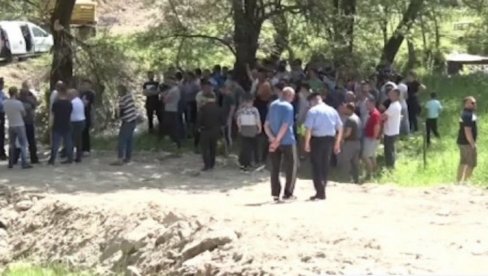 ЗБОГ ПРАВДЕ СРБЕ ЗОВУ НА САСЛУШАЊЕ: Успротивили се нелегалној градњи Албанаца, па морају у полицију