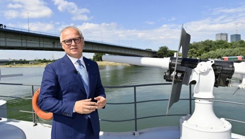 ВЕСИЋ НАЈАВИО НОВЕ ПРОЈЕКТЕ: Београд ћемо спустити на реке (ВИДЕО)