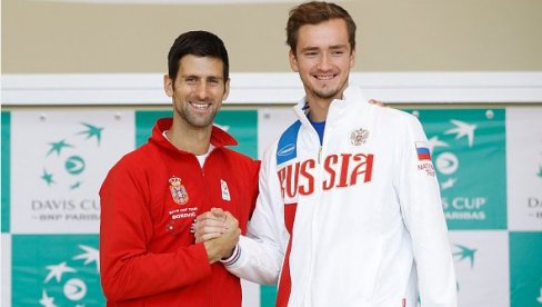 РУСУ ИСПОД ЧАСТИ ДА ПИТА НОВАКА: Медведев никада не би тражио савет српског тенисера