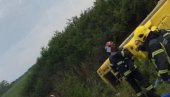 AUTOBUS SA RADNICIMA IZ ŠAPCA SLETEO SA PUTA: Detalji nesreće kod Šimanovaca, poginula najmanje jedna osoba (FOTO/ VIDEO)