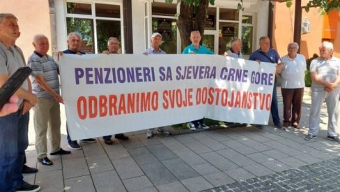 ТРАЖЕ МИНИМАЛНО 270: Протест пензионера у Подгорици и Бијелом пољу у понедељак